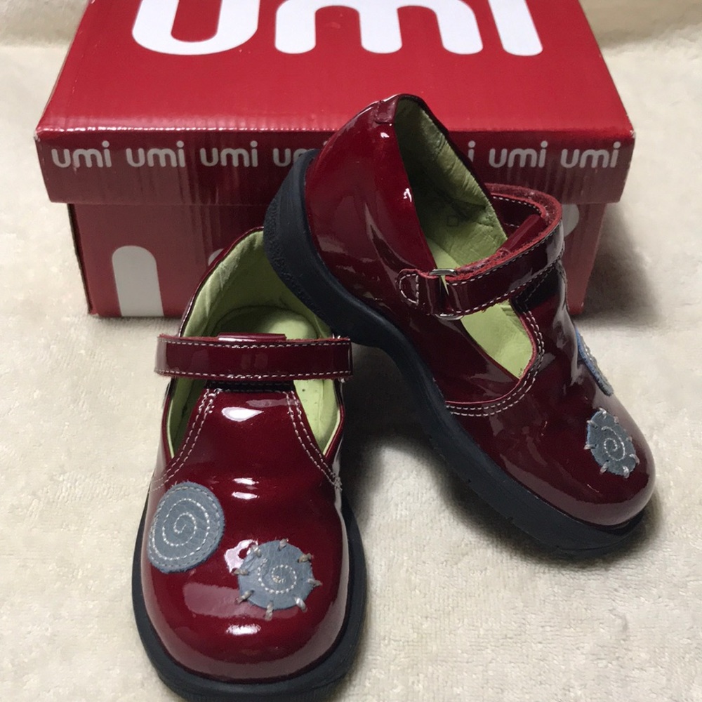 Semi new burn red baby UMI shoes!!!